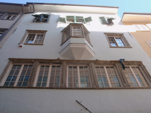 Bozen/Bolzano's main shopping Promenade.